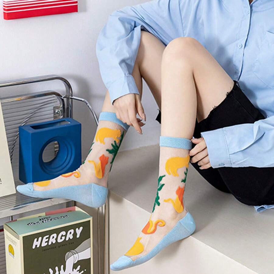 1双女士春夏个性化玻璃图案中筒袜，及膝长度，简约轻薄款式，适合校园时尚 - 彩色 - 查看 1