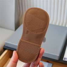 Girls' Spring And Autumn New Fashion Leather Shoes, Princess Style With Heart Shape And Bowknot Design, Suitable For Children Aged 1-8 Years Old To Wear All Seasons - Beige - View 10