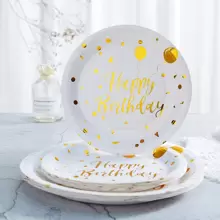 84 pièces Set de fournitures pour fête d'anniversaire dorée, assiettes jetables en feuille d'or, assiettes en papier blanc et doré de 7/9 pouces, gobelets, serviettes avec feuille d'or, parfait pour la décoration de fête d'anniversaire
