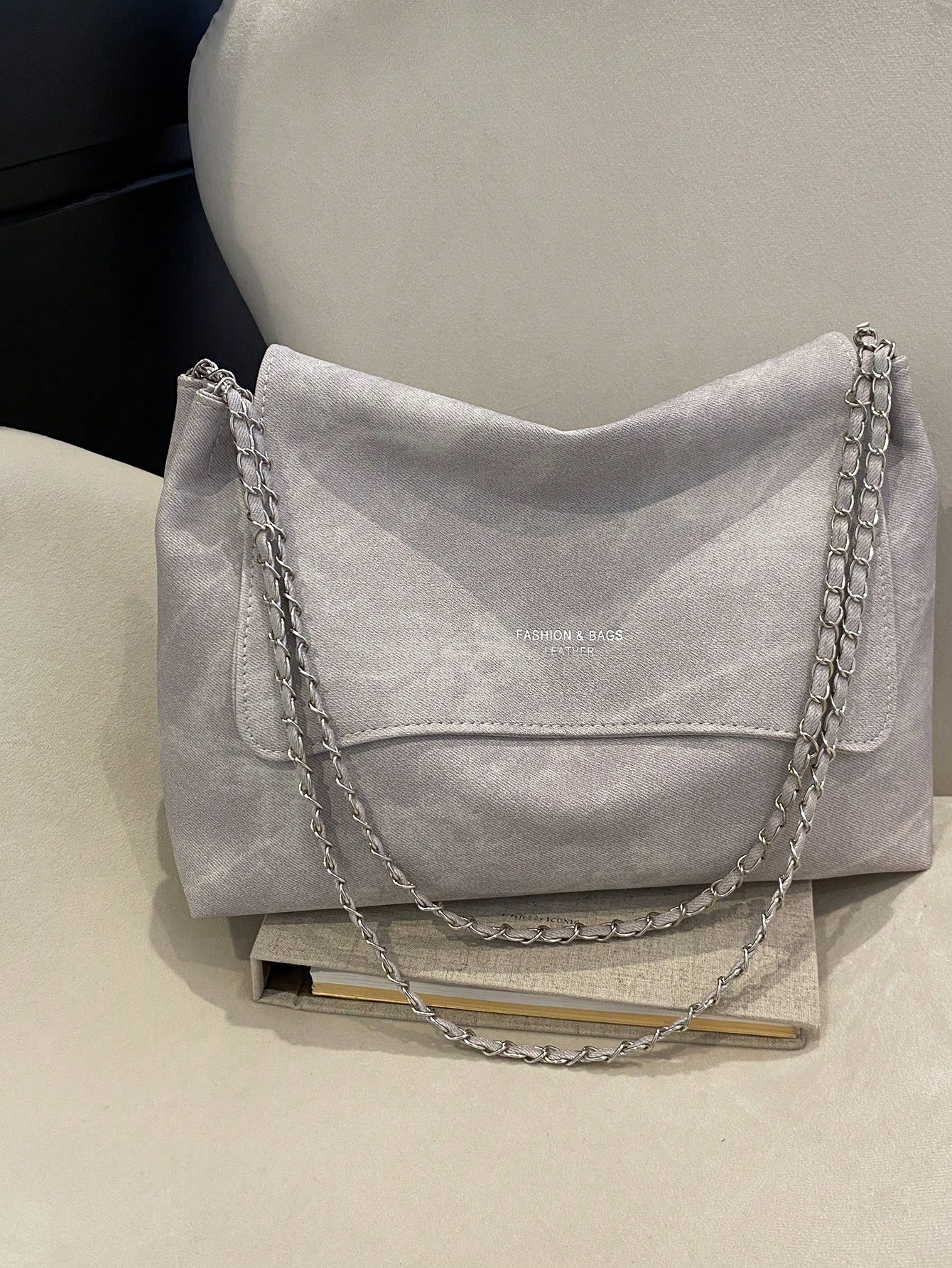 Minimalist retro square bag