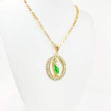 1條簡約優雅的白色鑽石項鏈 - 人物 - 查看 3