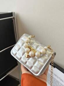 新款兒童可拆卸仿珍珠鏈手提袋,時尚凹凸三維方形pu皮信使包,多用途愛心鎖裝飾兒童金屬鏈肩背包可愛小型方形袋適用於幼兒和小學生錢包純色休閒攜帶糖果存儲袋,適合兒童日常、旅行和度假旅行配件 - 銀色 - 查看 2