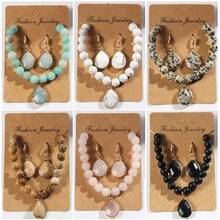 1入流行簡約女性珠寶套裝,包括8毫米天然石珠彈性手鍊,吊墜項鍊和垂墜耳環。適合給女士送給紀念日禮物或日常配搭 - black stone - 查看 2