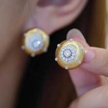 Une Paire De Boucles D'oreilles Rondes Rétro Plaquées Or 18 Carats, À La Mode, Adaptées Aux Dames À Porter Lors De Dîners