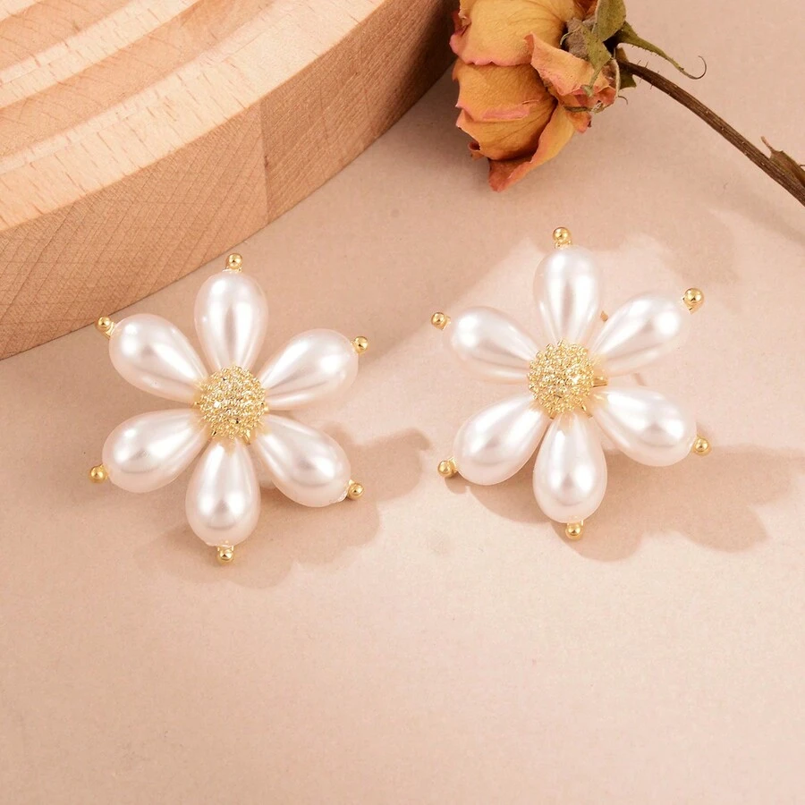 1pair Copper Plated Daisy Shaped Stud Earrings Women's Accessory For Date Party Gift - Earrings - View 1