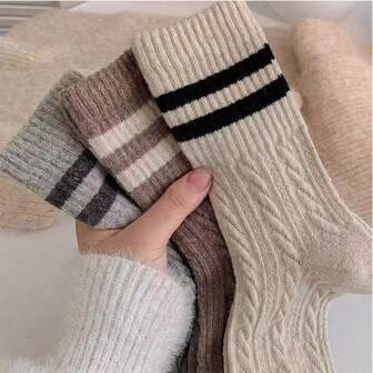 5 par stickade strumpor till mitten av vaden, mysiga