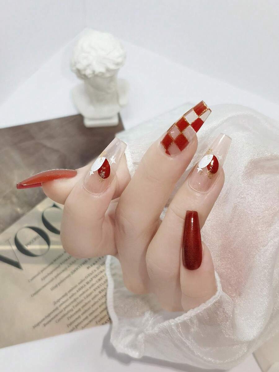 Calcomanías De Uñas Completas Usables Con Diseño De Corazón, Rojo Y Cuadros, Longitud Corta, Que Muestran Efecto Blanco - Rojo - Ver 1