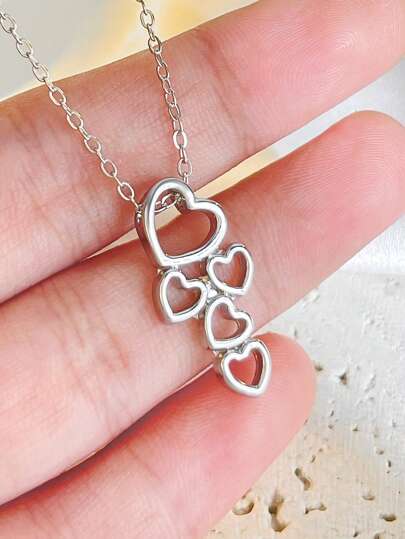 قلادة بتعليقة قلب