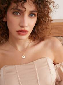 1 Pièce Collier Pendentif Lettre D'alphabet Rond En Acier Inoxydable, Convient Pour Un Port Quotidien Des Femmes