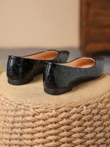 Women's Snake Print Pointed Toe Flat Shoes, Perfect For Holiday Travel In Autumn - Black - View 6