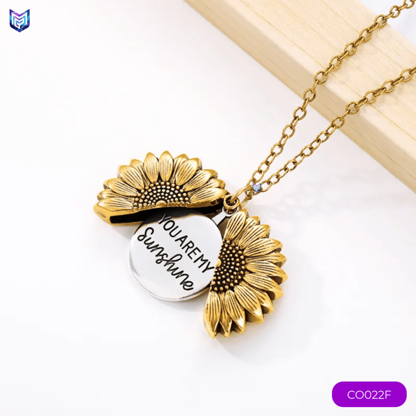 1pza Collar girasol frase "eres mi sol" elaborado en chapa de oro