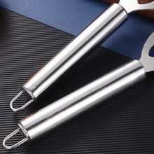 創意多功能不鏽鋼刨皮器,可用於削皮蔬果,也可用作啤酒瓶開瓶器,是餐廳、廚房和酒吧等地非常實用的工具