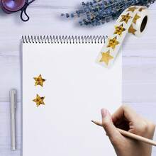 500入組/卷1英寸/2.5厘米全息金星貼紙,自粘金屬閃粉箔貼紙,適用於邀請函、信封、工藝品和剪貼簿 - 金色 - 查看 4