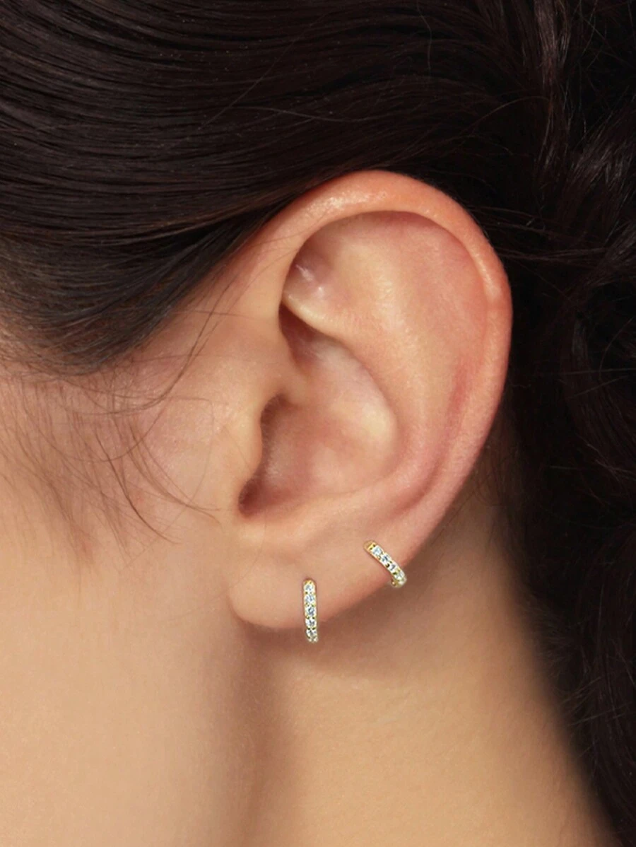 1 Đôi bông tai bạc S925 đính đá Cubic Zirconia tròn nhỏ, thiết kế theo yêu cầu.