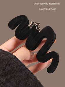 3 件裝女式大號天鵝絨波浪長方形十字發爪夾適用於高髻髮型復古毛絨髮飾套裝秋冬日常佩戴 - 黑色 - 查看 4