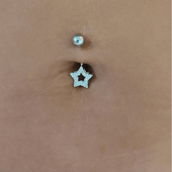 Piercing Umbigo Estrela com Pedras de Zircônias Prata 925 e Haste em Aço
