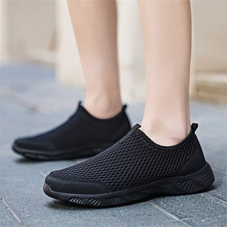 夏季男鞋透氣健行鞋舒適防滑網鞋男款新款休閒時尚運動鞋,大尺碼47號 - 黑色 - 查看 1