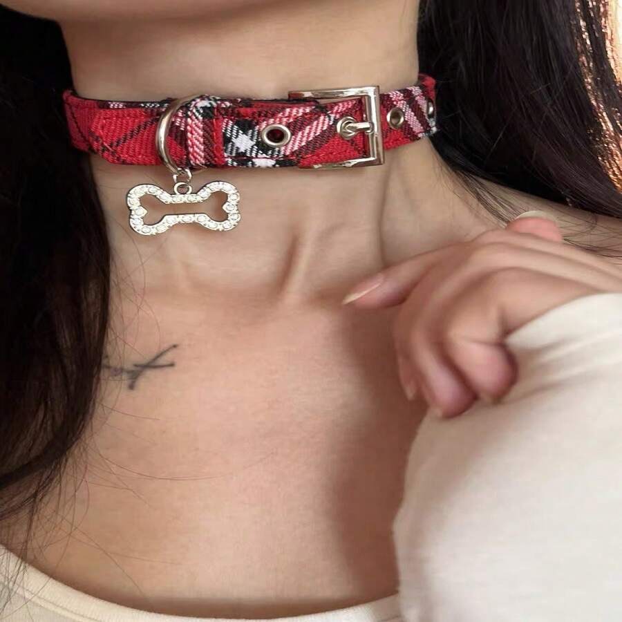 1pc British Style Christmas Red Plaid Belt Buckle Choker Necklace With Retro Unique Design Sense - A Red Plaid Necklace - View 1