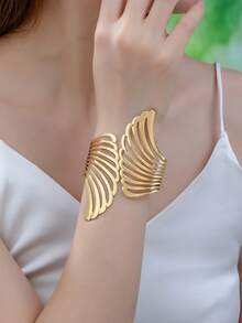 1入經典精美的中空翅膀、花朵、葉子、心形和線條裝飾多層手鏈,適用於女性宴會和儀式場合和禮物 - 線條 - 查看 4