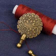 Vintage Thread Cutter Pendant: The Perfect DIY Sewing & Knitting Tool For Crafters! Retro Exquisite Metal Cutter Cutter Cutter Cutter Cutter Artifact DIY Sewing Cross Stitch Tool - Bronze - View 1
