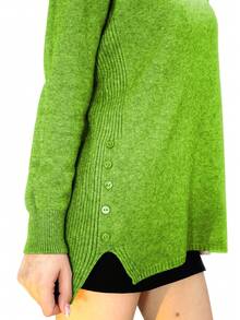 Jersei sueter con botones a laterales bajos, hombros caídos, cuello circular, diseño liso con rayas TALLA UNICA - Verde - Ver 5