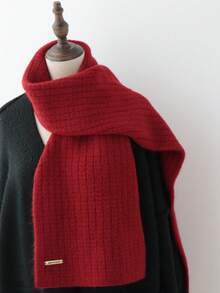 情侶適用的秋冬款純色提花含毛圍巾,柔軟,厚實,保暖和親膚,可當作休閒披肩使用 - 紅色 - 查看 2