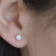 1對16g時尚不鏽鋼金色鍍層圓形切割蛋白石耳釘,男女合用,適用於日常或宴會穿戴,防過敏方解我的氧化鋯螺紋懸掛寶石耳環,適用於耳軟骨和耳環 - 1Pair - 查看 10