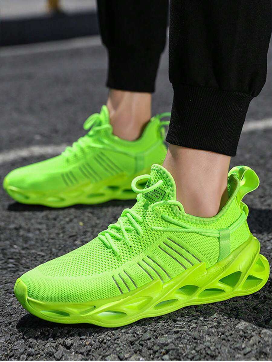 1雙新款男士春季秋季網狀透氣綠色運動鞋帶緩衝防滑軟底超輕休閒平底繫帶跑鞋 - 薄荷綠 - 查看 1