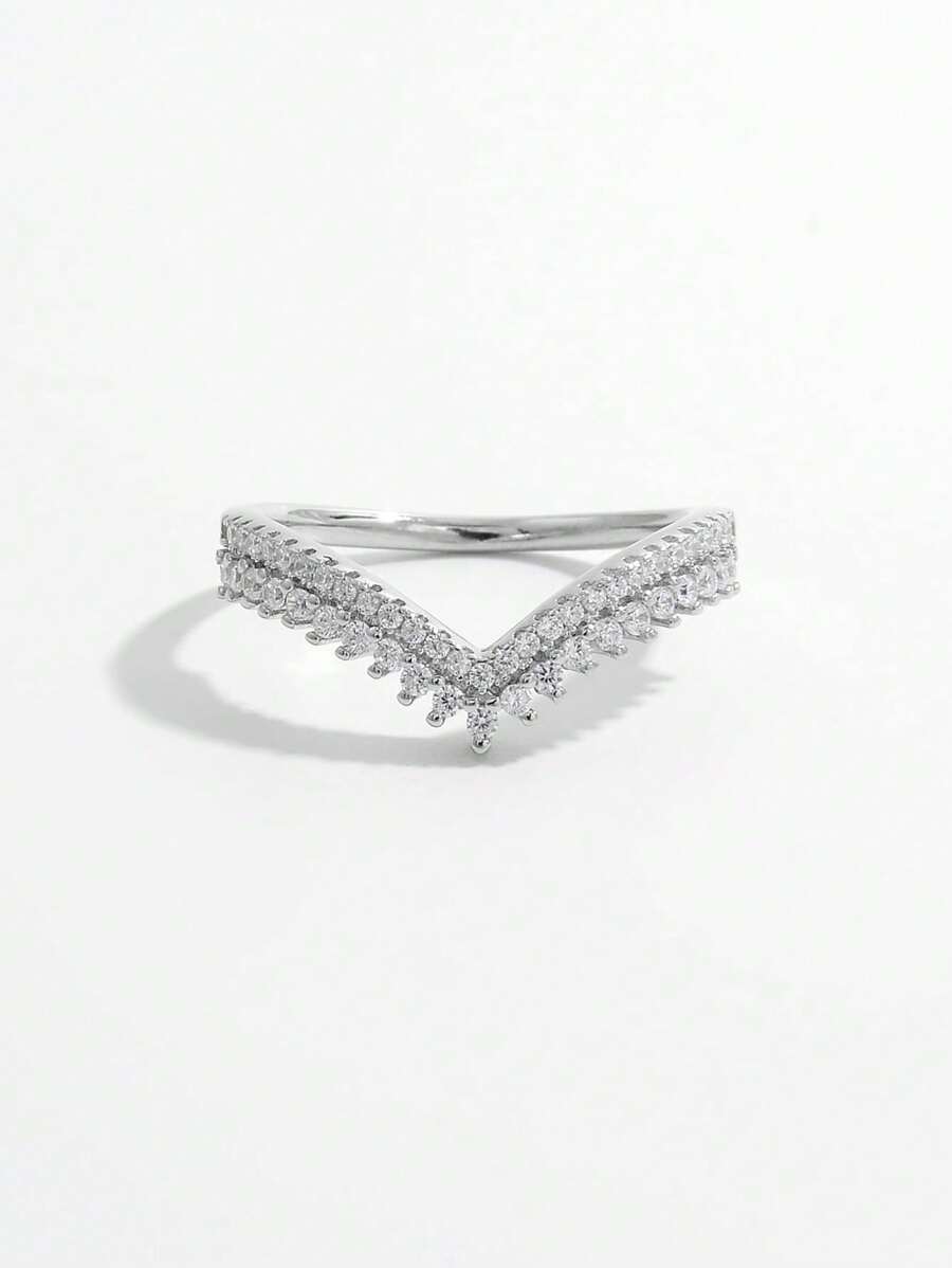 Vaerine خاتم أنيق وجذاب ولامع وعصري وسخي مصنوع من الفضة925 ومزين بفصوص كريستال يبدو كطبقتين في شكل سهم V للزفاف والخطوبة والمجوهرات الزفافية - فضي - مشاهدة 1