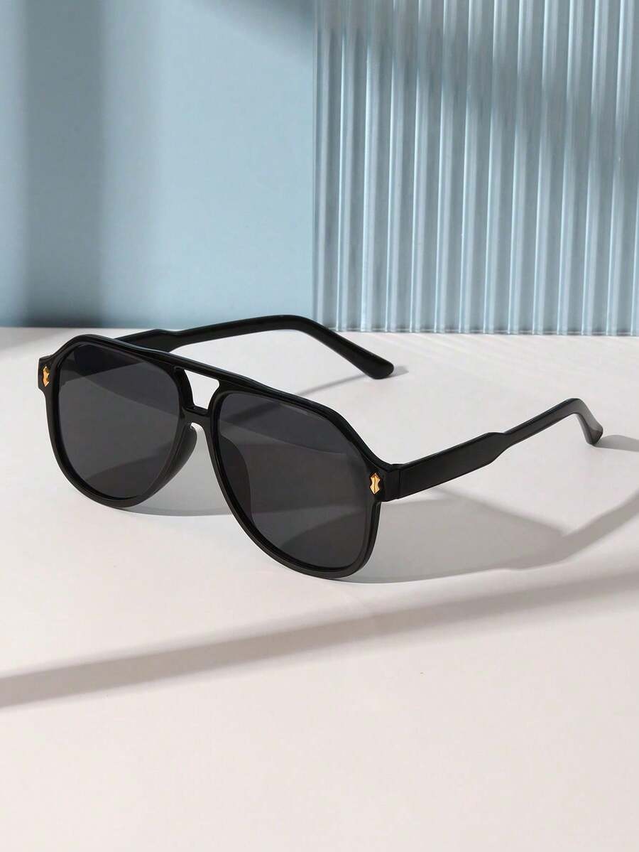 1 件女士时尚超大飞行员时尚眼镜带铆钉装饰，适合旅行、驾驶和日常佩戴，