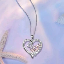 1pc Elegant Heart Shaped Pendant, Fashionable Design Gift For Mom