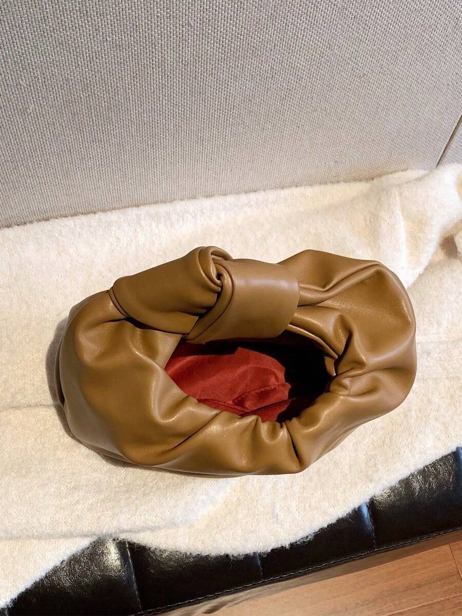 2024年流行的簡約雲狀折疊手拿包，多功能肩背斜揹包 - 卡其色 - 查看 1