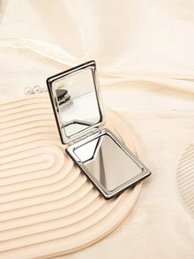 1入摺疊式經典黑白化妝鏡,有多種形狀-心形、圓形、正方形、長方形。是媽媽、姑姑、祖母、女兒、姪女、妹妹、新娘和伴娘的理想禮物。適合節日、生日、婚禮、母親節和情人節等場合。優雅實用,是您對親人的關愛和祝福的獨特象徵 - 黑色 - 查看 6