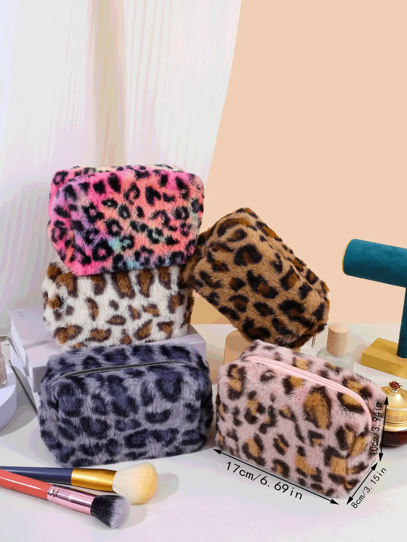 1個可愛的毛絨化妝包,豹紋八角包,暖冬便攜式手拿包,時尚化妝品組織器,多功能旅行收納包 - 白色 - 查看 2