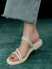 Women's Slipper, Flat Sandals With Cross Straps In Solid-Anti-Slip-Pad Sole, Casual Open Toe Shoes\Holiday Beach Slippers - Beige - View 3