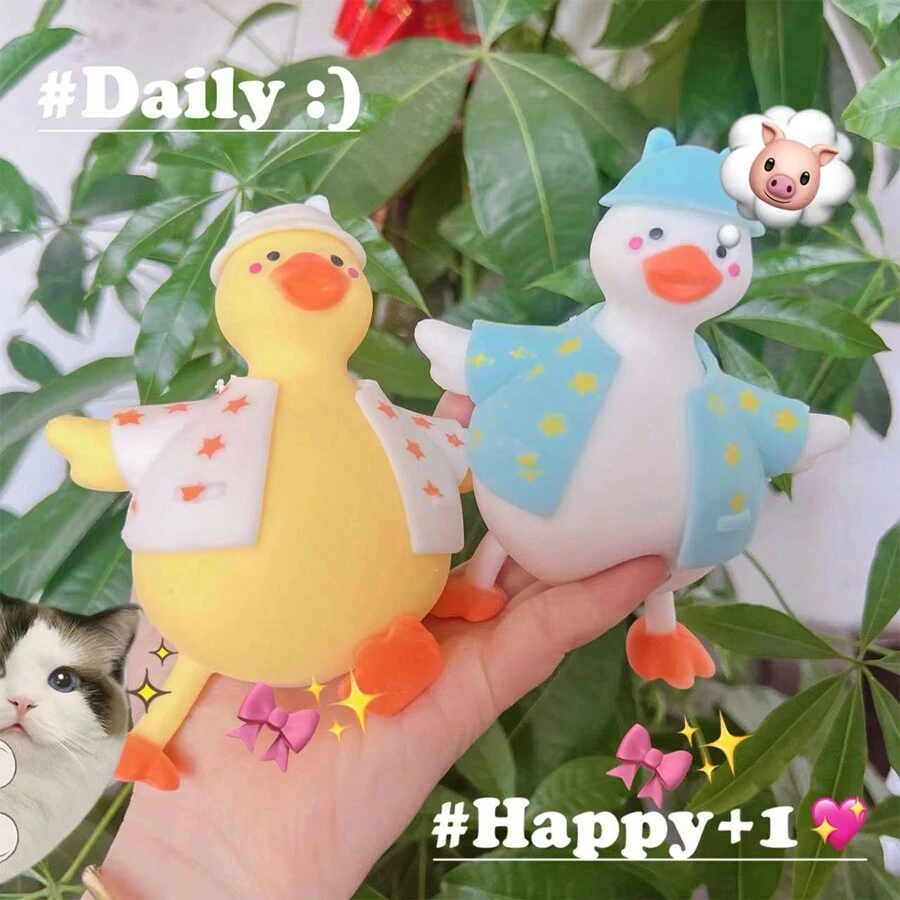 1pc Randomly Dress-Up Rubber Duck Stress Relief Toy - Multicolor - View 1