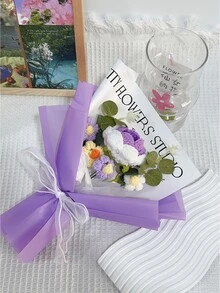 1束27cmx18cm人造鉤織花束,附1朵手織玫瑰和4朵手織泡綿花,包裝在花紙中,適合作為母親、最好的朋友、朋友的生日或紀念日禮物、母親節、情人節禮物、婚禮小禮物和家庭桌面裝飾禮物 - 紫色 - 查看 9