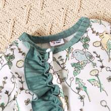 Patpat 2pcs Baby Girl Ribbed Green/White Rabbit Print Long-Sleeve Ruffle Jumpsuit Set - White - View 3