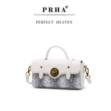 1 件 Pu Baguette 劍橋包,時尚復古蟒蛇皮經典斜挎法棍包,適合在生日假期送給媽媽、姐妹和妻子禮物 - 白色 - 查看 2