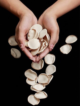 100/200pcs Artificial Champagne Color Rose Petals