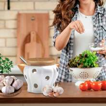 1pc Garlic Keeper, Over Counter Garlic Keeper, White Ventilated Garlic Container, Ceramic Garlic Storage Container With Bamboo Lid - White - View 7