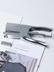 1入組手提訂書機 + 1000片/盒銀色訂書釘,大尺寸簡單人體工學設計適用於辦公室和學生,1000片/盒訂書釘套裝 - 銀色 - 查看 3