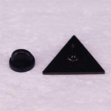 Smile Zone全新設計的微笑黃色三角形徽章/徽章,適用於背包、服裝配件 - 黃色 - 查看 2