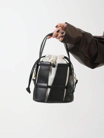 1pc Hollow Out New Fashion Tote Bag With Decorative Drawstring Closure, High-End Texture Handbag Suitable For Ladies' Daily Commute