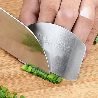 1pc Stainless Steel Finger Guard For Cutting Vegetables, Peeling Beans & Shelling, Kitchen Tool For Hand Protection, Anti-Cutting Finger Shield