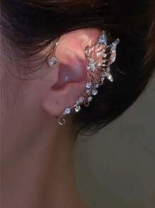 1入組簇擁流行趨勢的超級閃亮空心立方氧化鋯裝飾蝴蝶仙女式耳鉤,適用於女性日常、派對、節日場合的配戴
