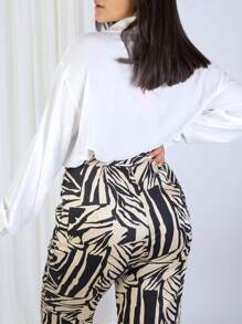 CAMISA CON MASCADA Y CUELLO CAMISERO GRANDE, MANGAS CORRUGADAS CON BOTONES, ESTILO VERSÁTIL Y SOFISTICADO - Blanco - Ver 1