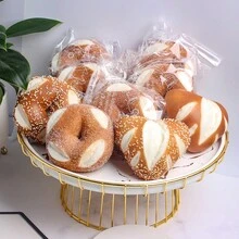 2 mô hình bánh mì Bagel hình trái tim, đồ trang trí bánh mì Bagel làm từ bột chua nguyên cám, đạo cụ chụp ảnh thực phẩm, trang trí nhà bếp - màu nâu - Xem 9