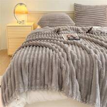 1pc Soft & Plush Solid Color Fleece Blanket, Skin-Friendly Warm Throw Blanket, Multi-Functional Use As Travel Blanket, Air Conditioner Cover, Summer Thin Blanket, Bedroom/Sofa/Office Decor, All-Season, Perfect Gift For Friends And Family - Grey - View 10