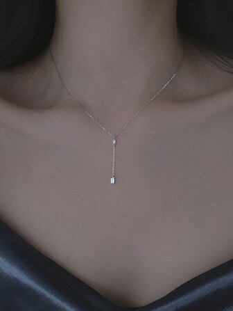 One Piece Of Water-drop And Square Diamond Combination Fashioned Pendant Necklace, Suitable For Date, Holiday Party, Travel, Commuting, Daily Wear And Beach Wear. A Versatile And Elegant Jewelry Gift For Girlfriend, Best Friend, Or Female Acquaintance.